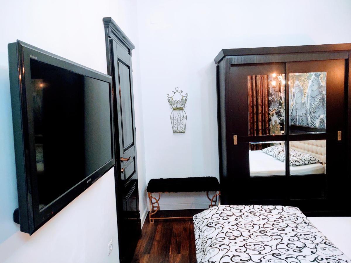 Cezari Aparthotel Braşov Buitenkant foto