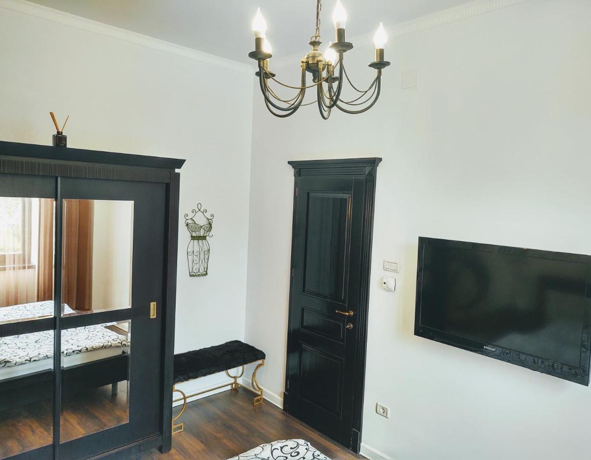 Cezari Aparthotel Braşov Buitenkant foto