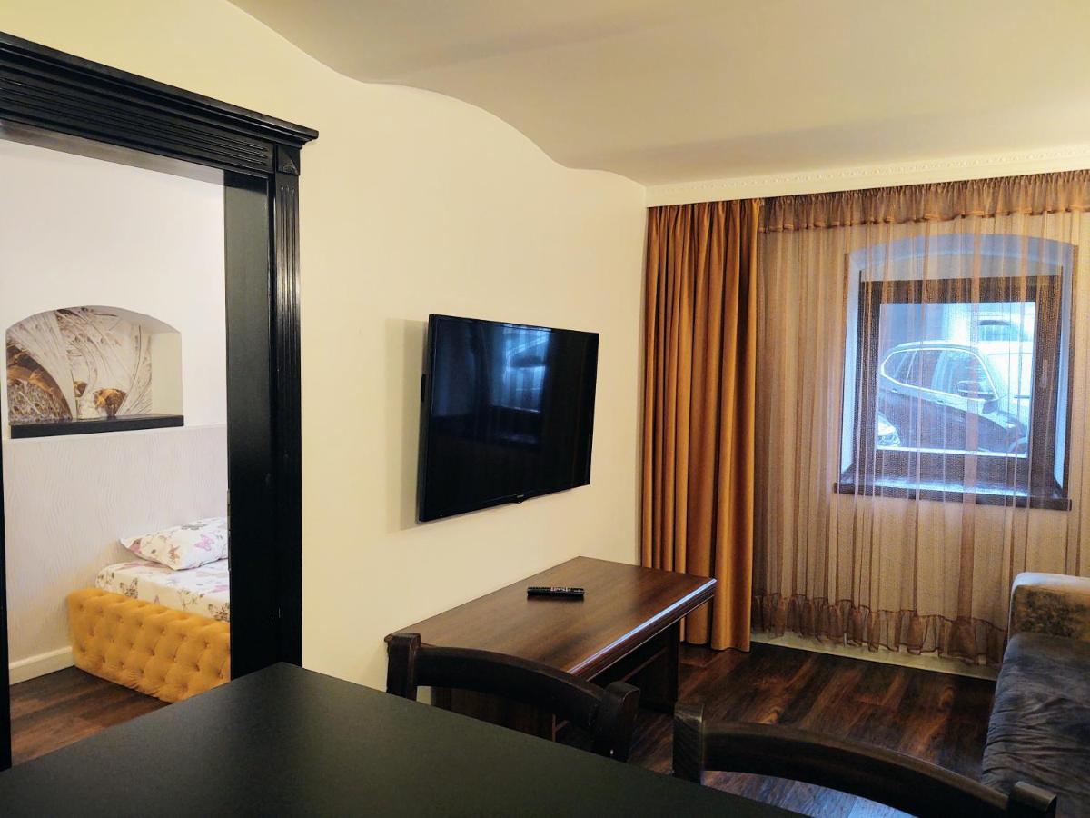 Cezari Aparthotel Braşov Buitenkant foto