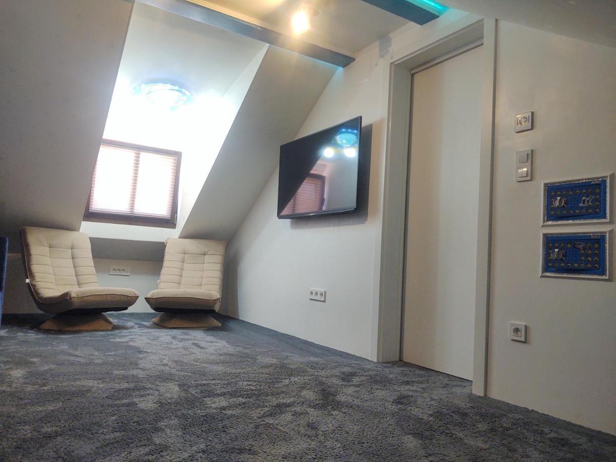 Cezari Aparthotel Braşov Buitenkant foto