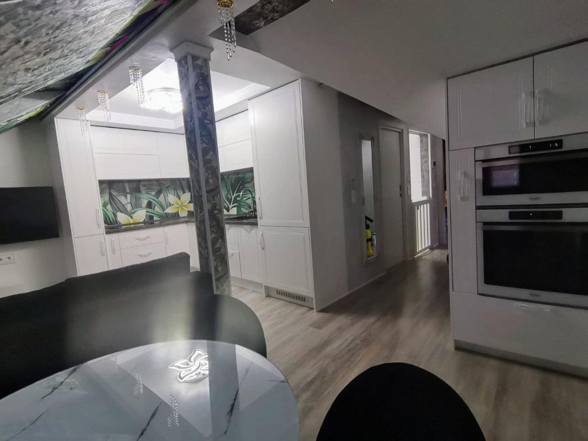 Cezari Aparthotel Braşov Buitenkant foto